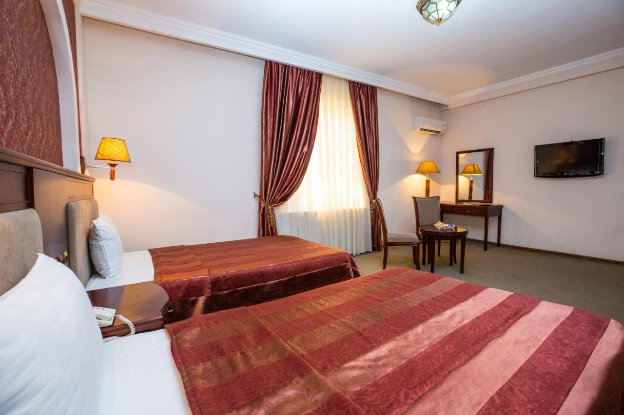 בוקורו Avicenna Hotel מראה חיצוני תמונה