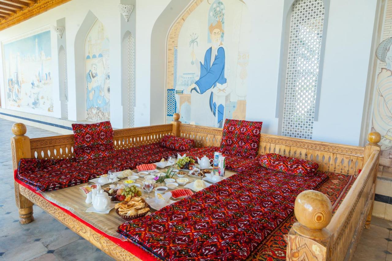 בוקורו Avicenna Hotel מראה חיצוני תמונה