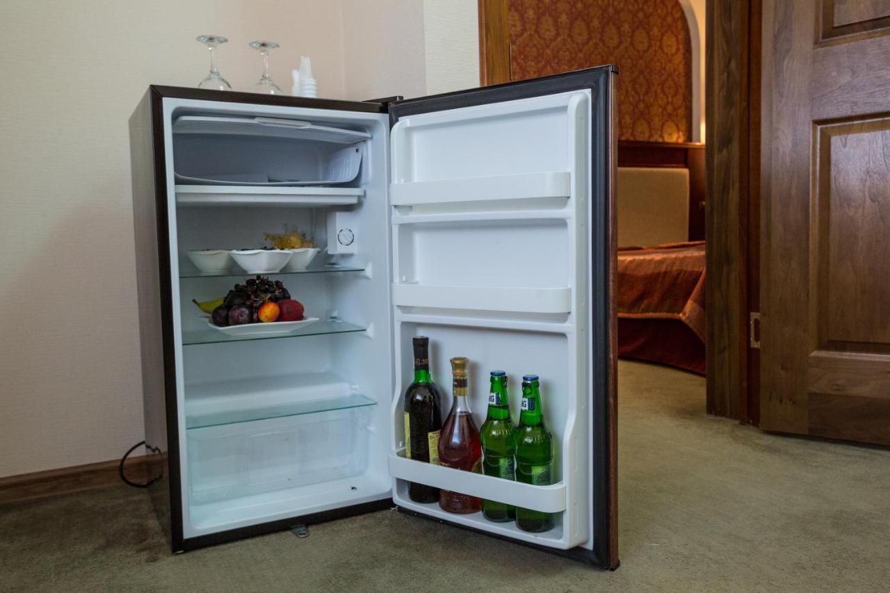 בוקורו Avicenna Hotel מראה חיצוני תמונה